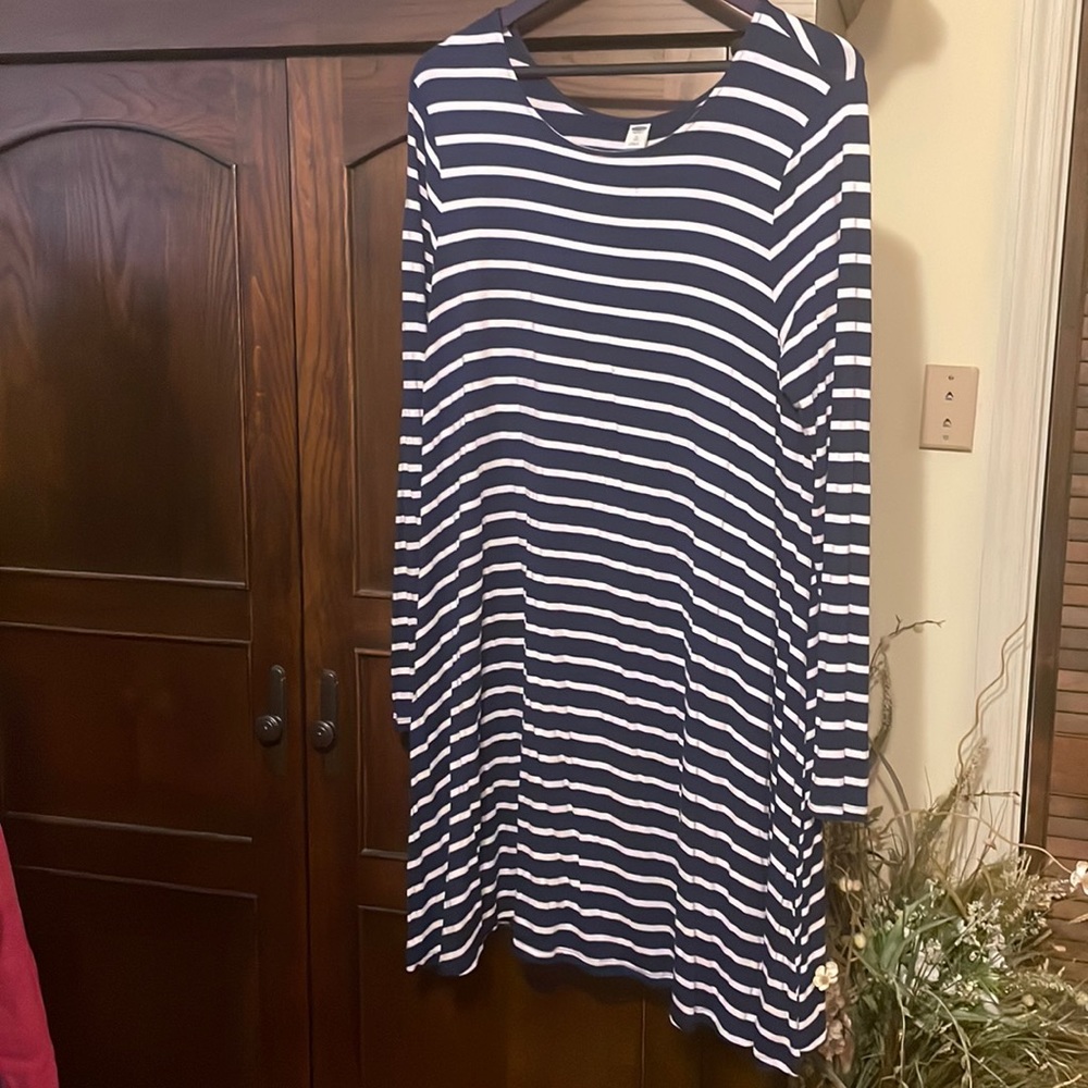 Long sleeve navy/white swing dress